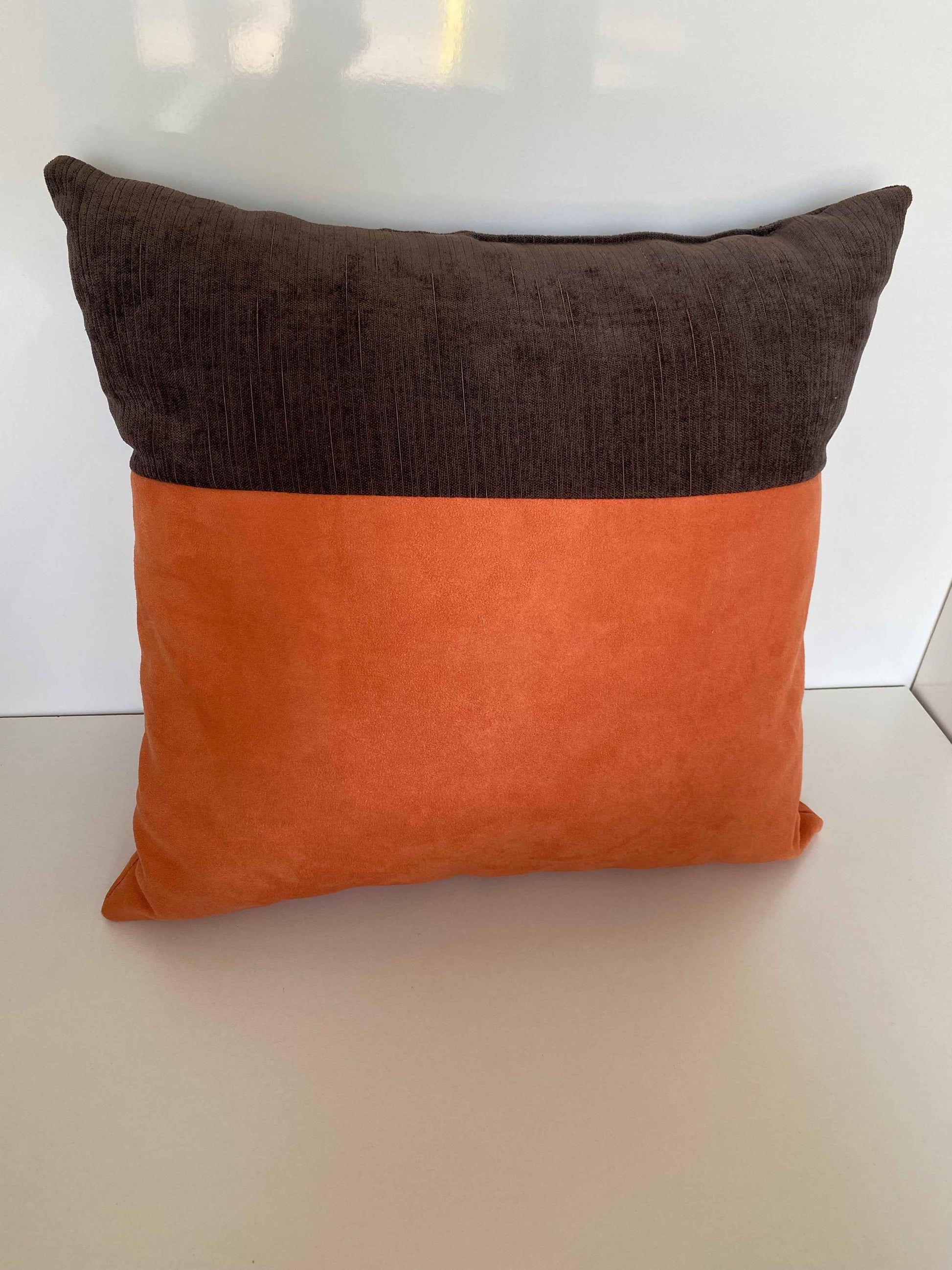 Bruin-Oranje kussen 50x50