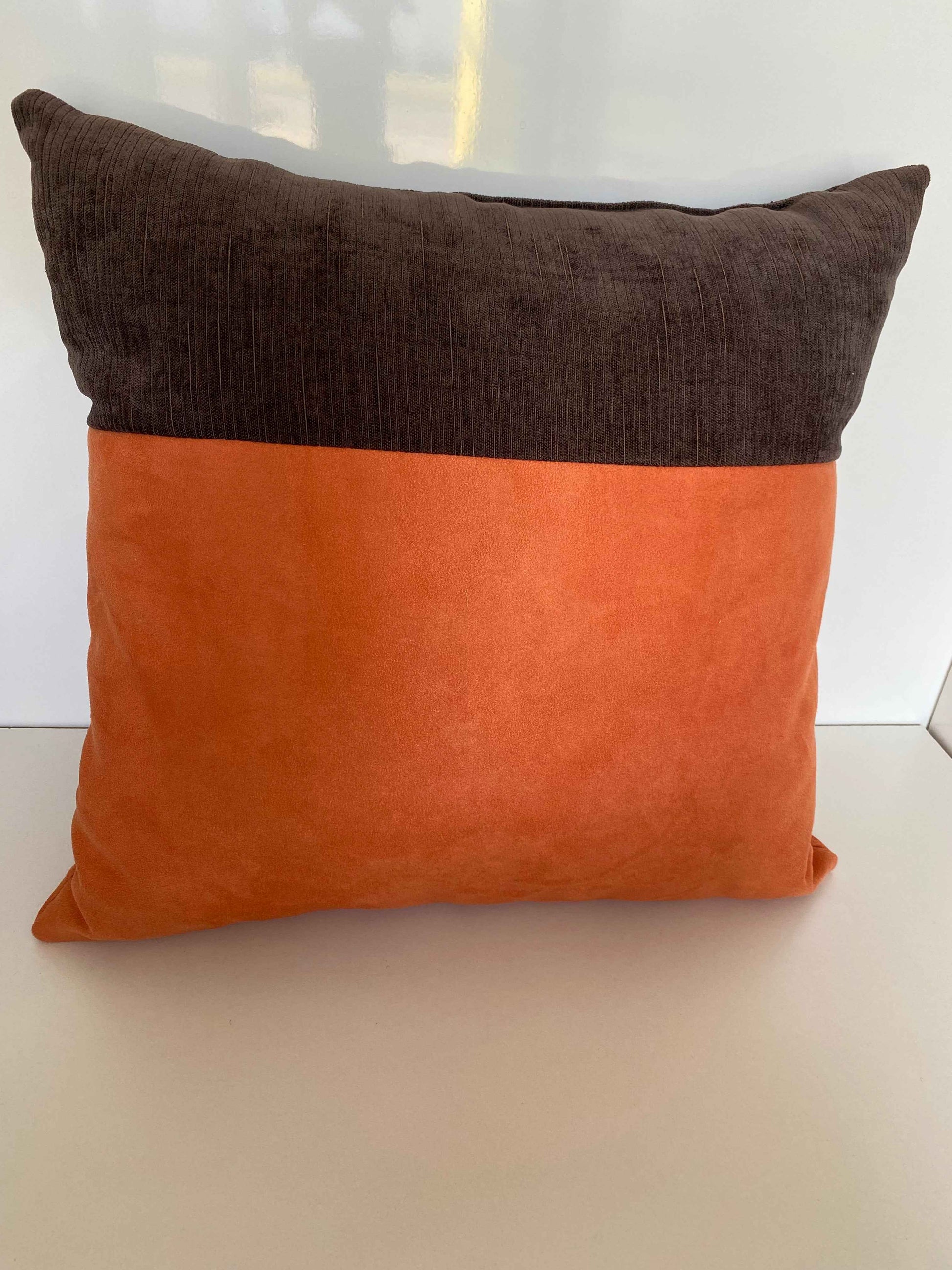 Bruin-Oranje kussen 50x50