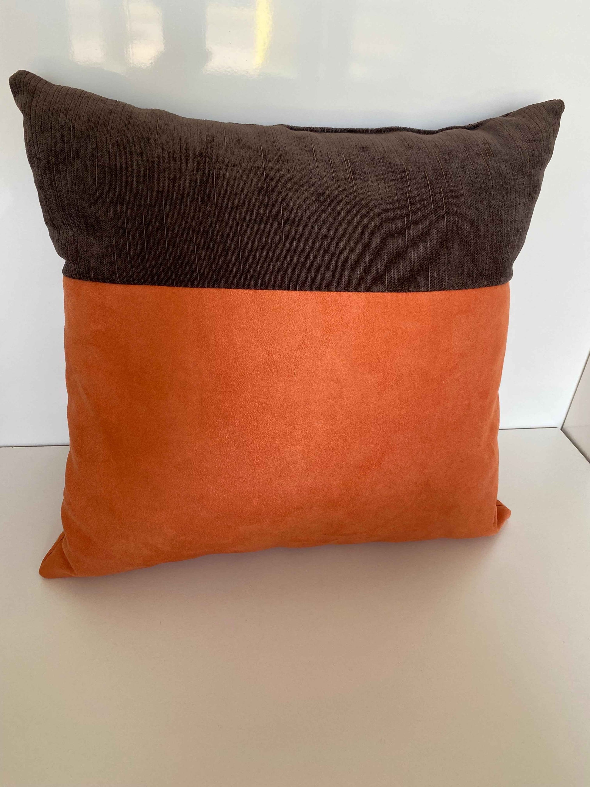 Bruin-Oranje kussen 50x50