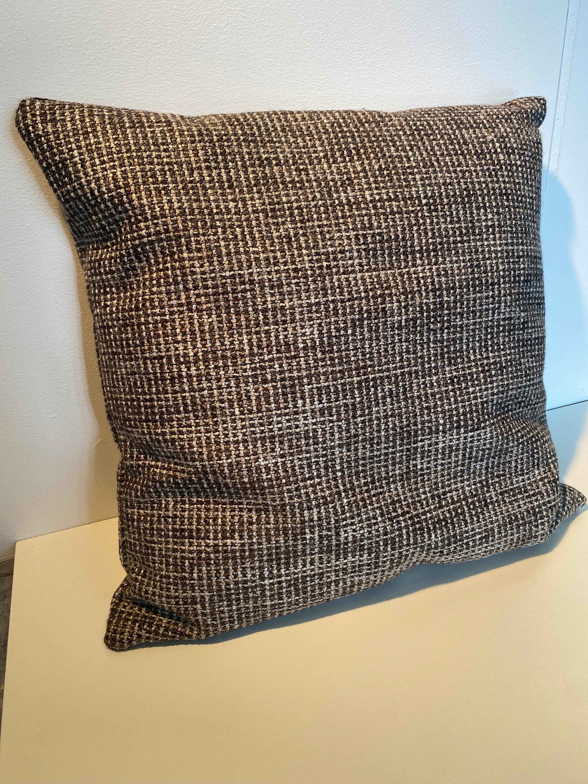 Uniek grijs kussen met patroon 50x50