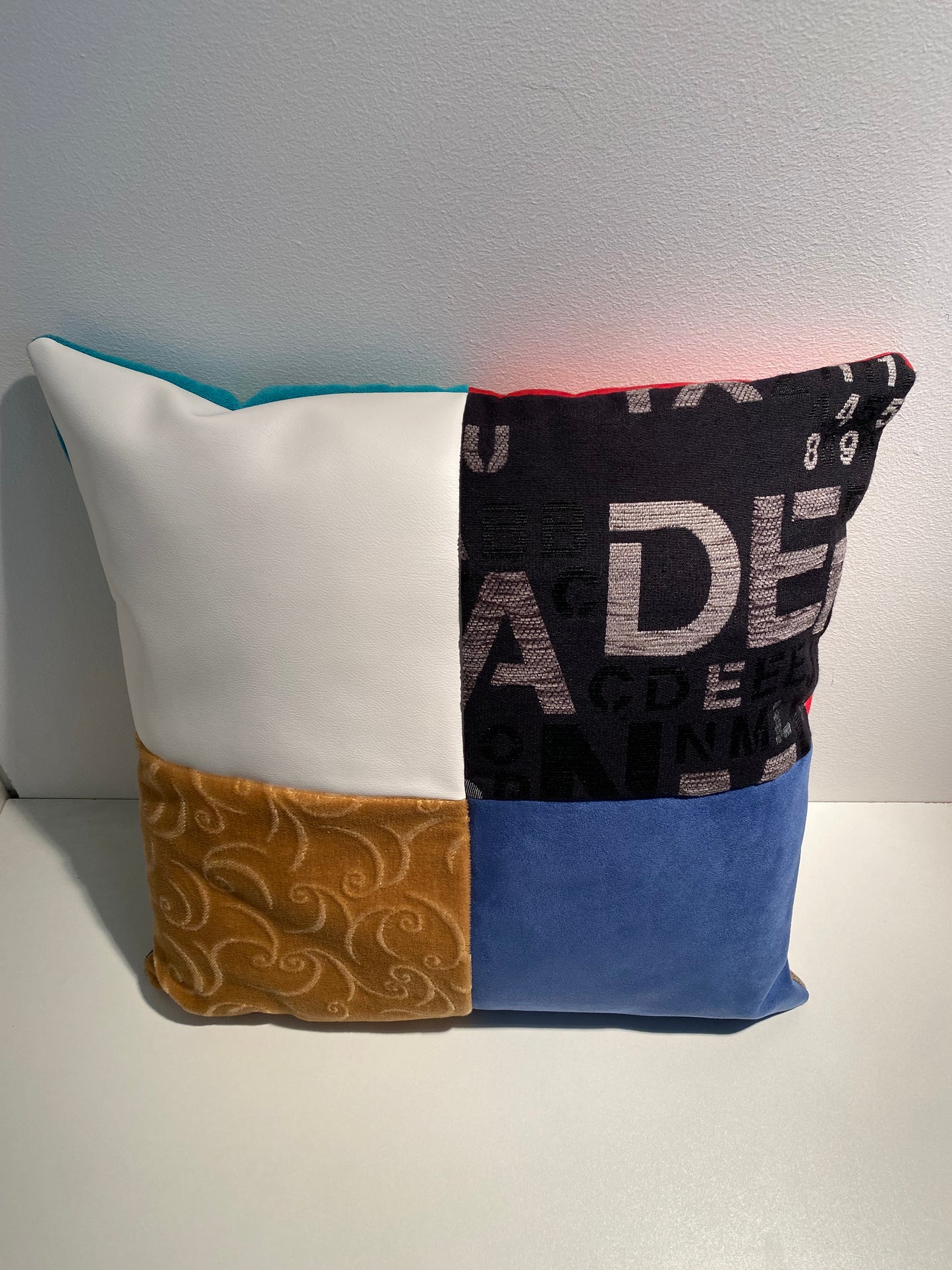 Uniek achtzijdig kussen B 50x50