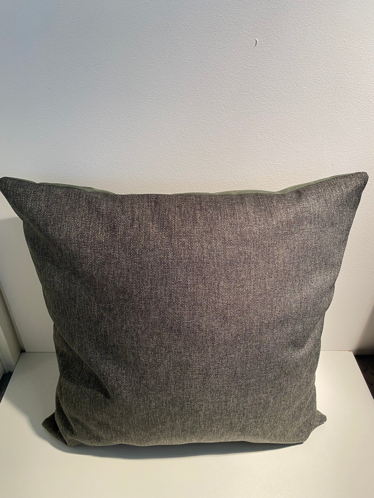 Dubbelzijdig groen/grijs kussen 50x50